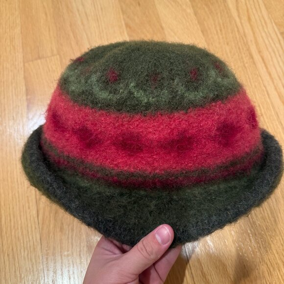 Women's Felted Wool Hat -- One Size - Picture 3 of 5
